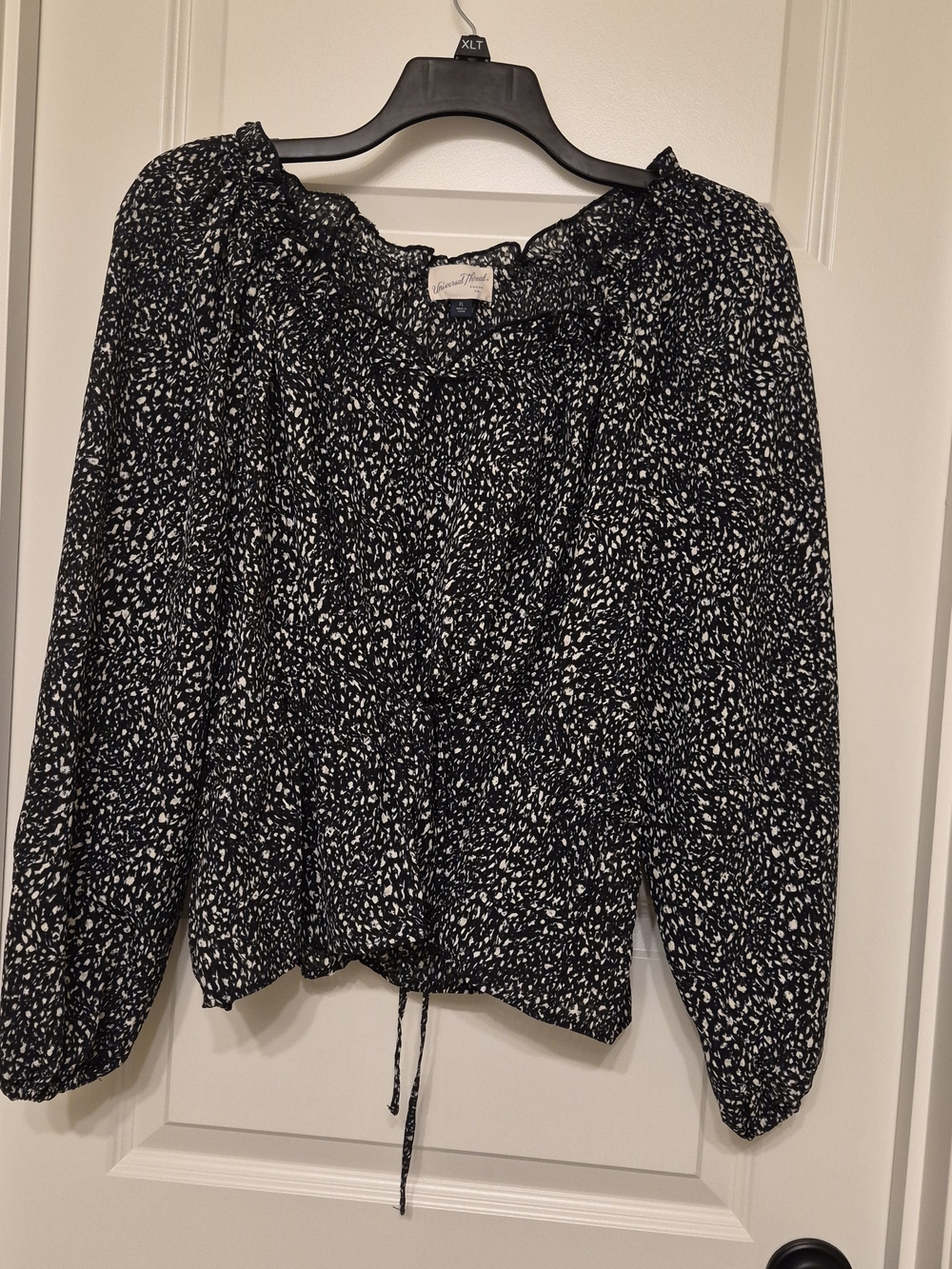 Universal Thread Black and White Speckled Peasant Blouse